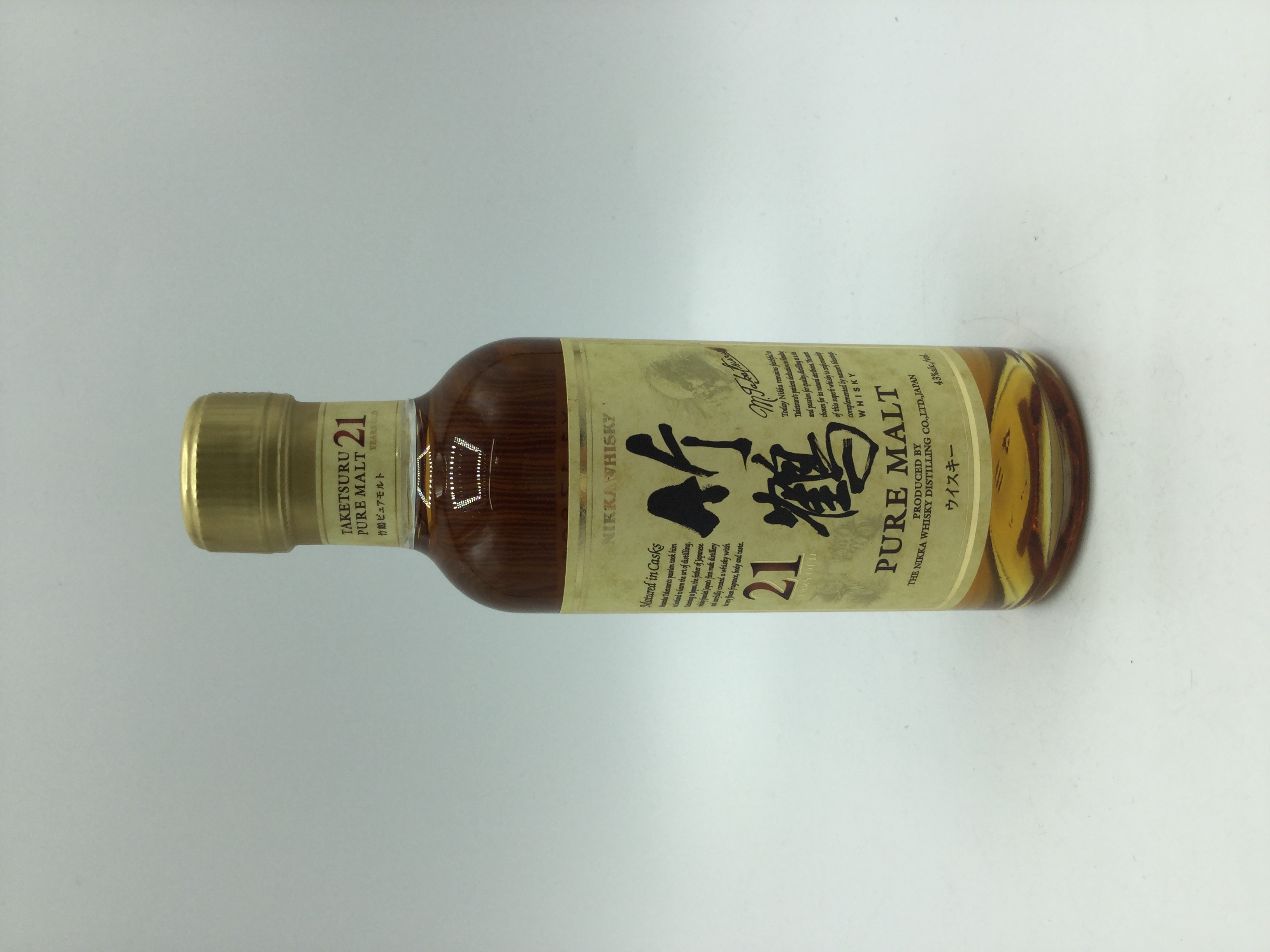 竹鶴21年ピュアモル 180ml　　　　　TAKETSURU pure malt 21 years old 180ml