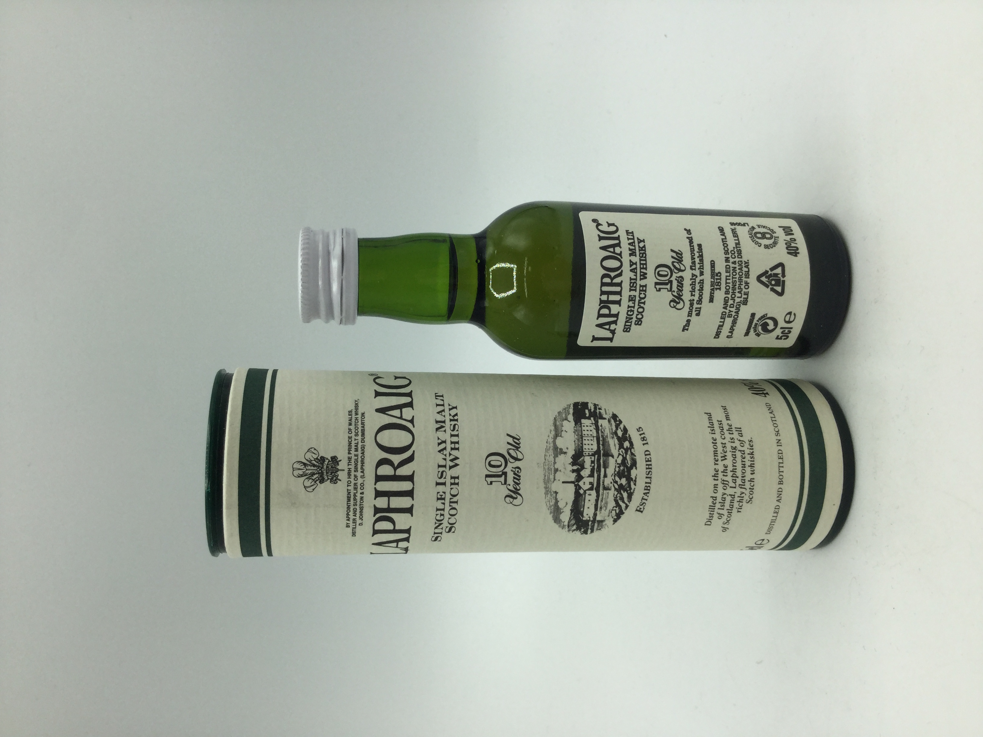 ラフロイグ 10年 50ml　　　　　　LAPHROAIG 10 years old 50ml